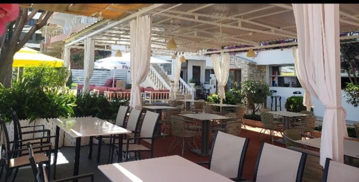 Fjora Rooms Sarandë Buitenkant foto